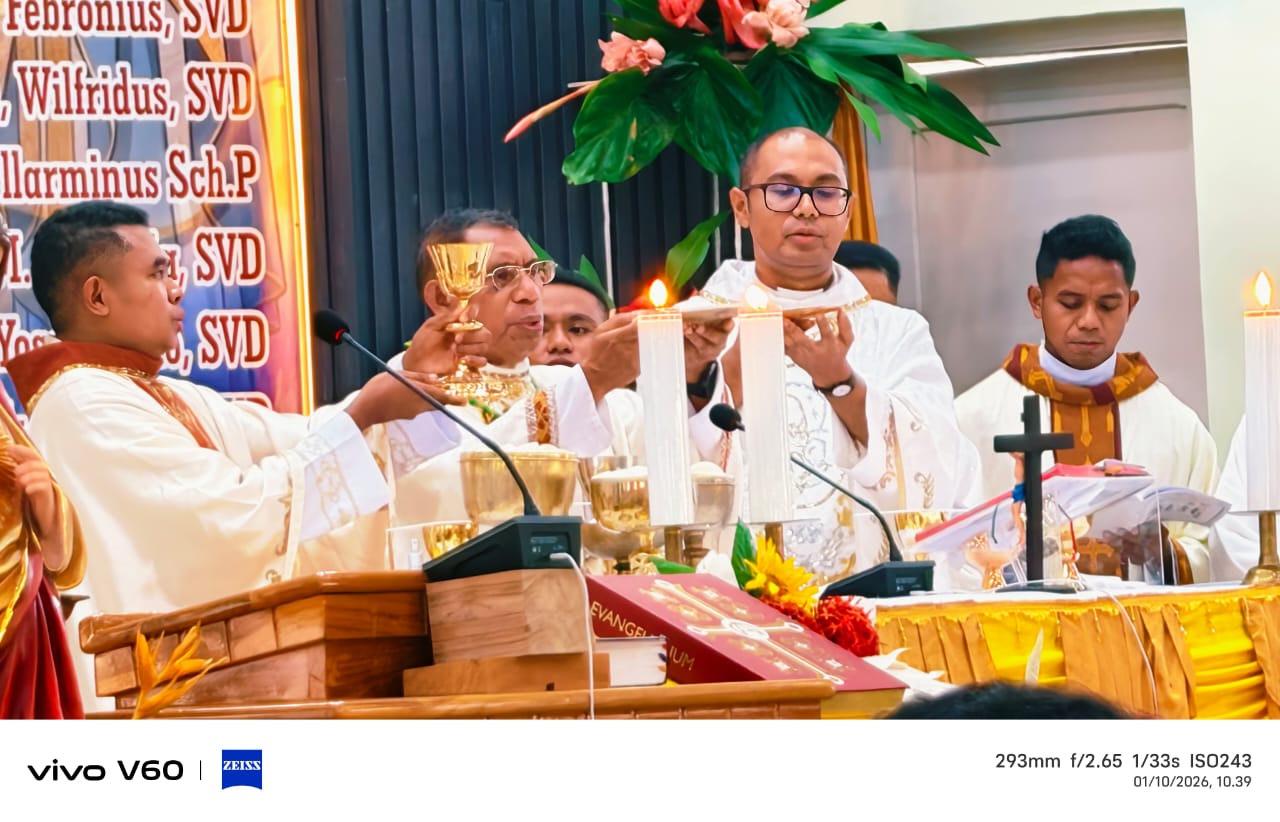 Tahbisan Enam Imam Baru di Nenuk: "Inilah Aku, Utuslah Aku"
